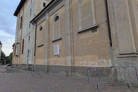 Saronno: piovono calcinacci dal campanile