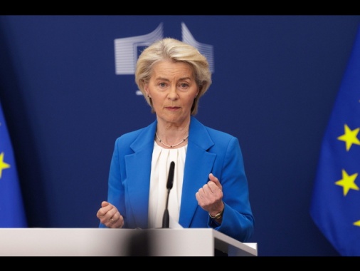 Von der Leyen, 'pronta l'app per verifica dell'età sui social'