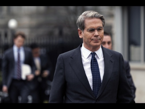 Bessent, 'il costo della benzina calerà quando l'Iran riaprirà Hormuz'