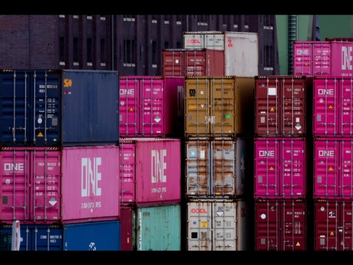 Istat, a febbraio export +2,6% sul mese, -0,2% sull'anno in valore