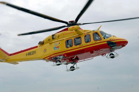 Entra in ditta abbandonata e precipita: grave 50enne