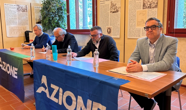 Somma, Azione corre da sola con Pulli