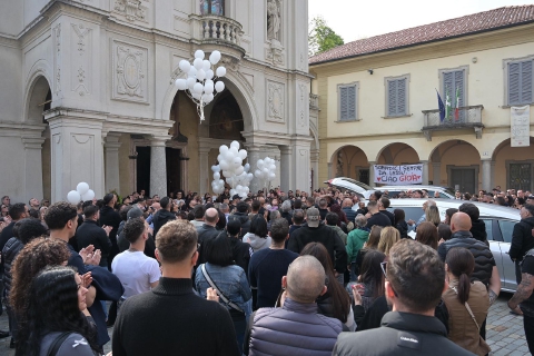 Un urlo da brivido: «Basta violenza»