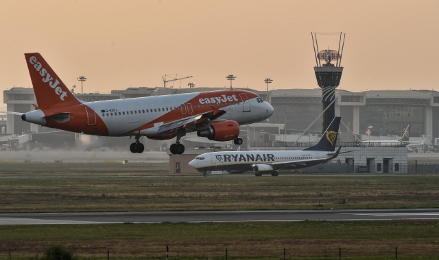 Il deposito di Malpensa è nel sedime, in territorio di Casorate, ed è gestito da Disma