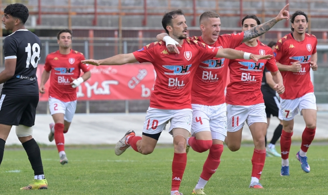 L’esultanza per la rete di Tentoni  (foto Stefano Benvegnù)