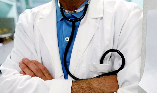 «Più 20% dello stipendio ai sanitari sul confine», la proposta di Sertori