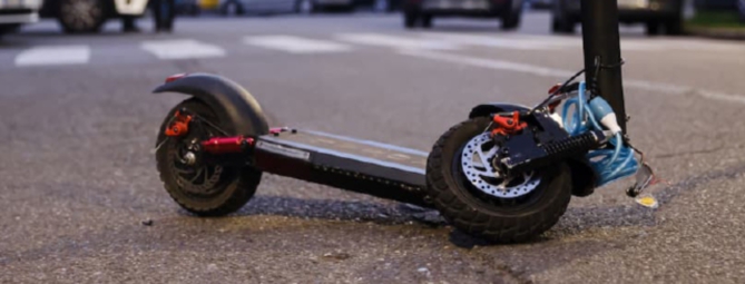 Cade dal monopattino: grave 17enne