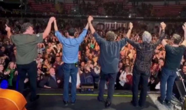 De Andrè sul palco: pienone a Busto Arsizio