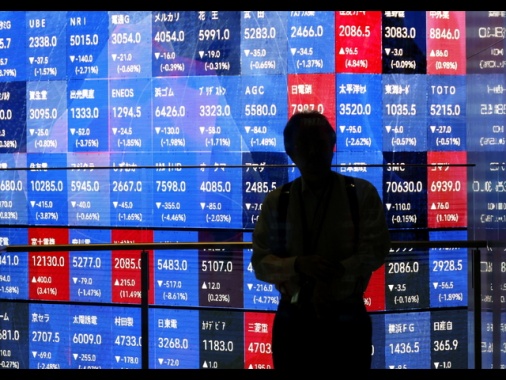 Borsa: Asia contrastata con lente su Hormuz, Europa attesa debole