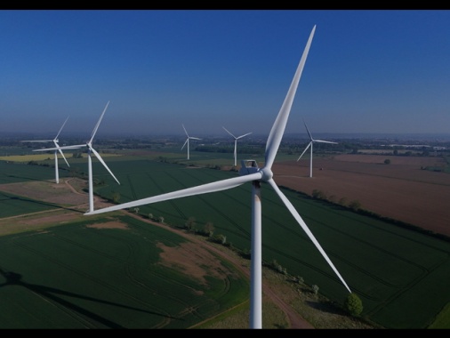 Legambiente, doppia maglia nera all'Italia per dipendenza fossili e costo bollette
