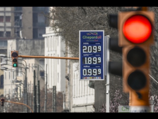 Codacons, fuorviante l'interpretazione del Mimit su prezzi carburanti in Europa