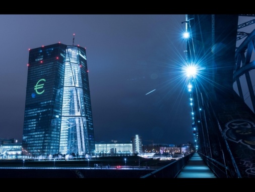 Bce, accordo sugli standard tecnici per l'euro digitale, sfida alle card Usa