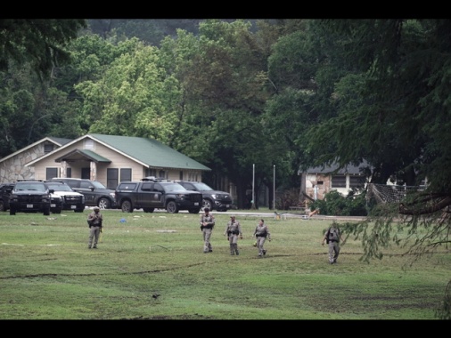 Campeggio in Texas dove morirono 25 ragazze per alluvione a rischio licenza
