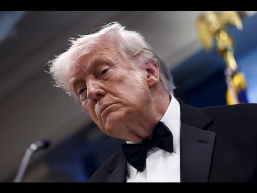 Trump, 'l'Iran ci ha detto che è al collasso, ci chiede di riaprire Hormuz'