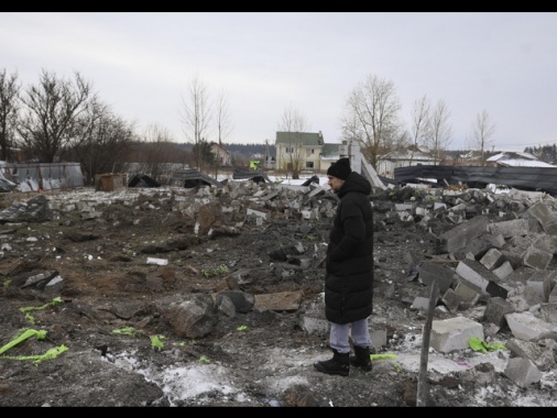 Sale a due morti e 40 feriti il bilancio dell'attacco russo a Kiev