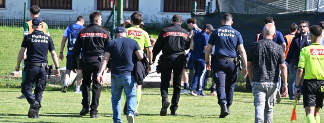 Scintille durante Cesate-Solaro, arbitro scortato dai carabinieri