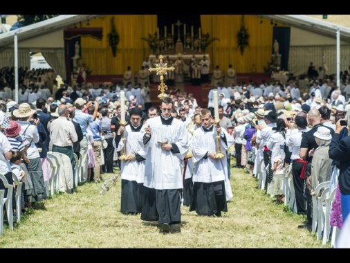 Lefebvriani confermano ordinazioni, nonostante l'alt del Vaticano