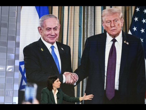 Netanyahu dopo colloquio con Trump, 'deve prendere una decisione sull'Iran'
