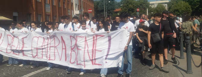 Studenti in marcia per la legalità