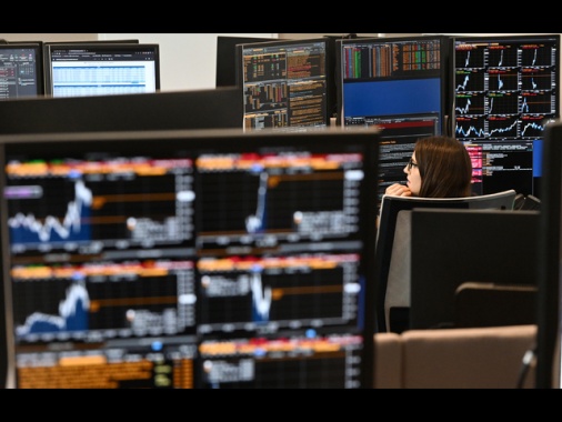 Borsa: l'Europa in avvio è in calo con i venti di guerra ad Hormuz