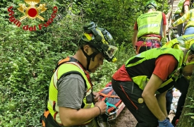 Cade alle Cascate di Ferrera: soccorsa 48enne