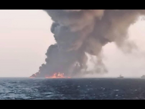Usa lanciano missile contro nave, 'voleva aggirare il blocco all'Iran'