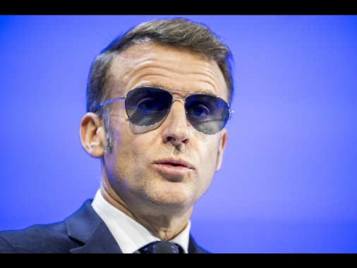 Sull'orlo del fallimento la fabbrica di lenti degli occhiali indossati da Macron