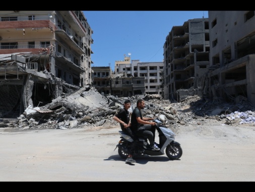 Nella notte raid israeliani su Tiro in Libano, 'sette morti'