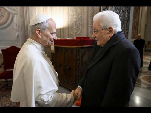 Mattarella al Papa, 'la pace nasce nei cuori, mai rassegnarsi alla guerra'