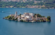 Gambero “killer” e +2 gradi: lago d’Orta in difficoltà