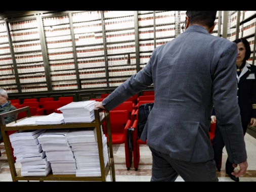 Dl lavoro: opposizioni lasciano commissione, 'è una pantomima'