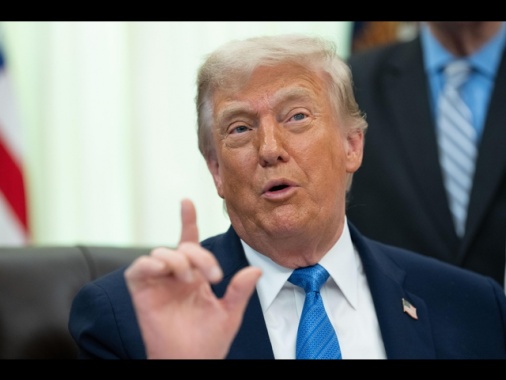 Trump, 'in futuro prenderemo il controllo delle infrastrutture petrolifere Iran'