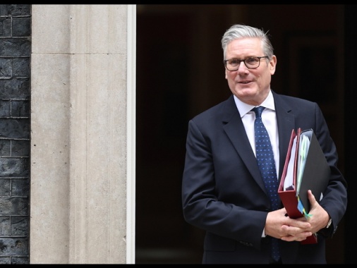 Starmer resiste, 'pronto a una sfida alla leadership se ci sarà'