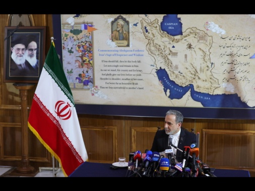 Araghchi ribadisce, 'l'unico modo per gestire l'uranio arricchito è diluirlo in Iran'