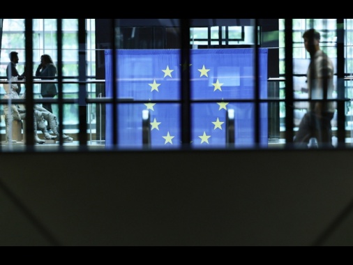 Euro digitale, c'è la norma anti-sanzioni Usa, sui conti congelati decide l'Ue